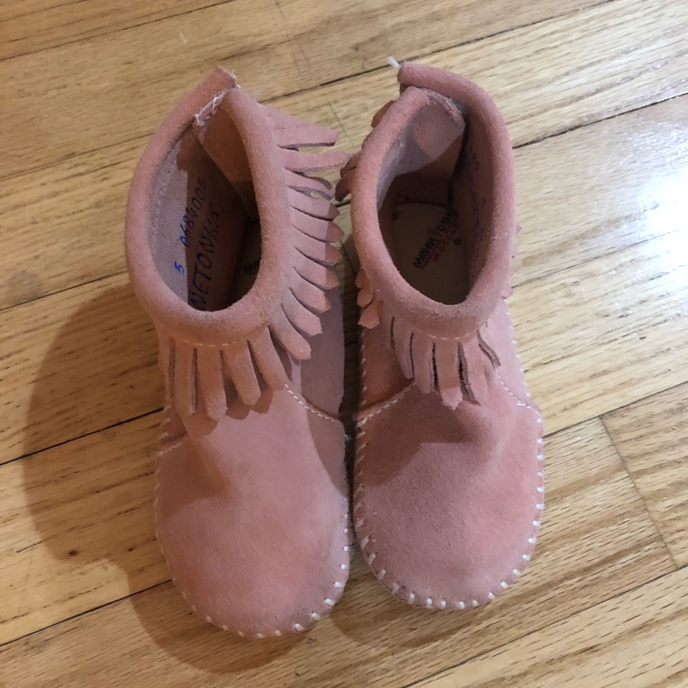 Blush Pink Minnetonka Child Moccasins
